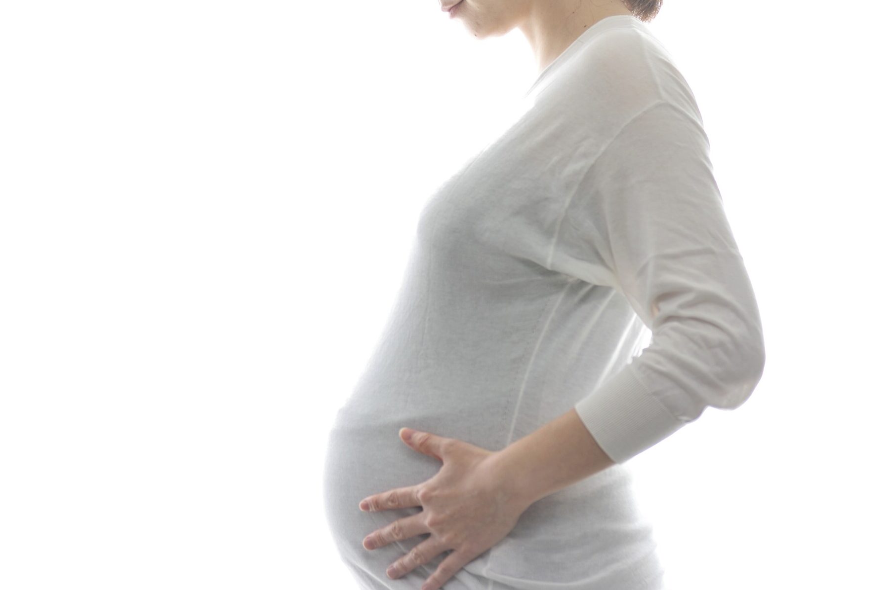 妊娠後期のお出かけはどこまで可能か解説